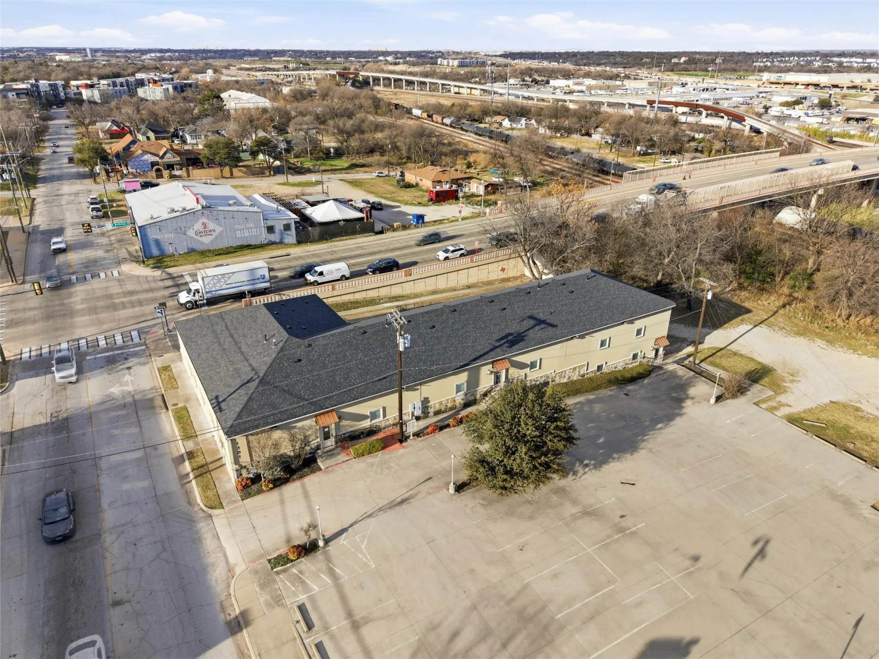 1301 E Weatherford Street photograph 01