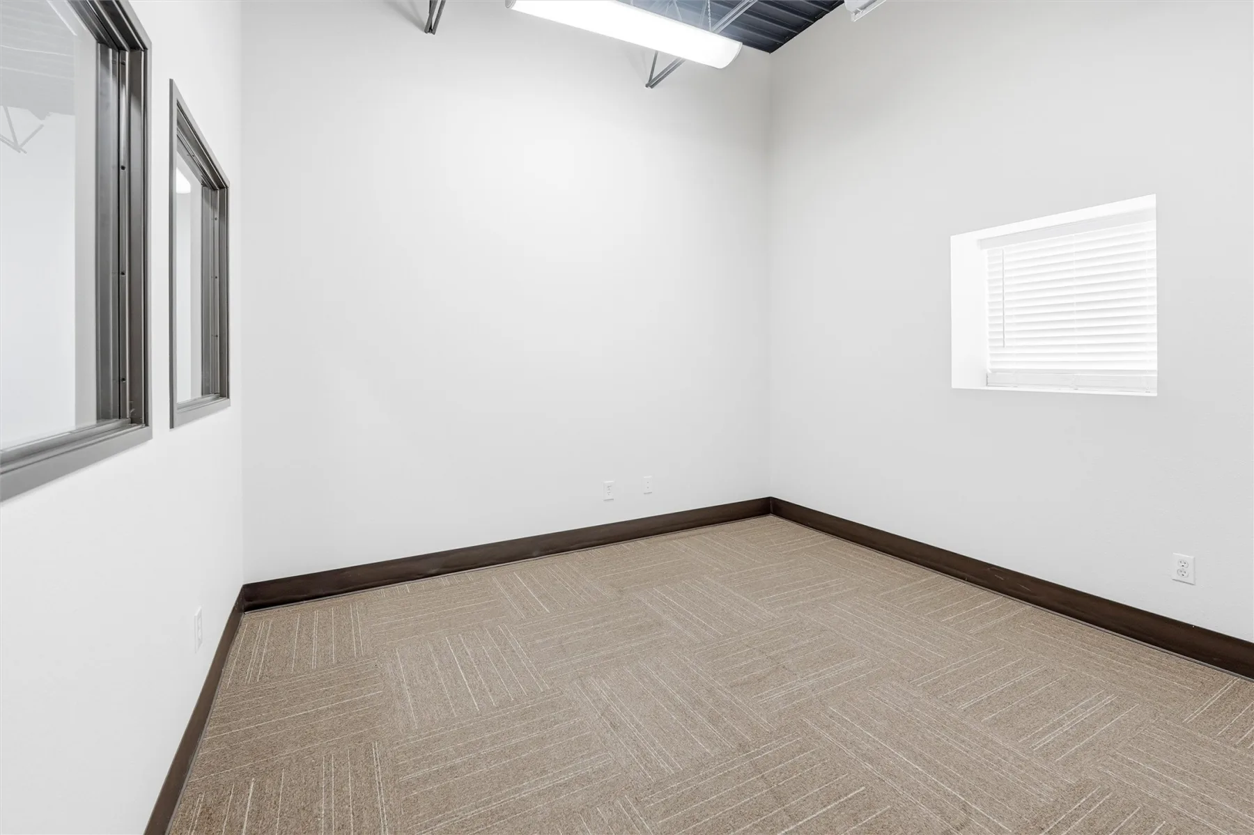 1301 E Weatherford Street photograph 05