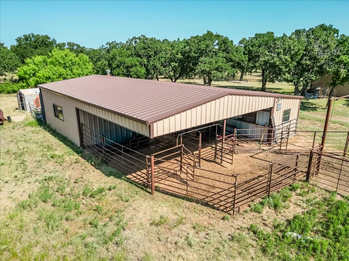 3637 Highway 281 N photograph 05
